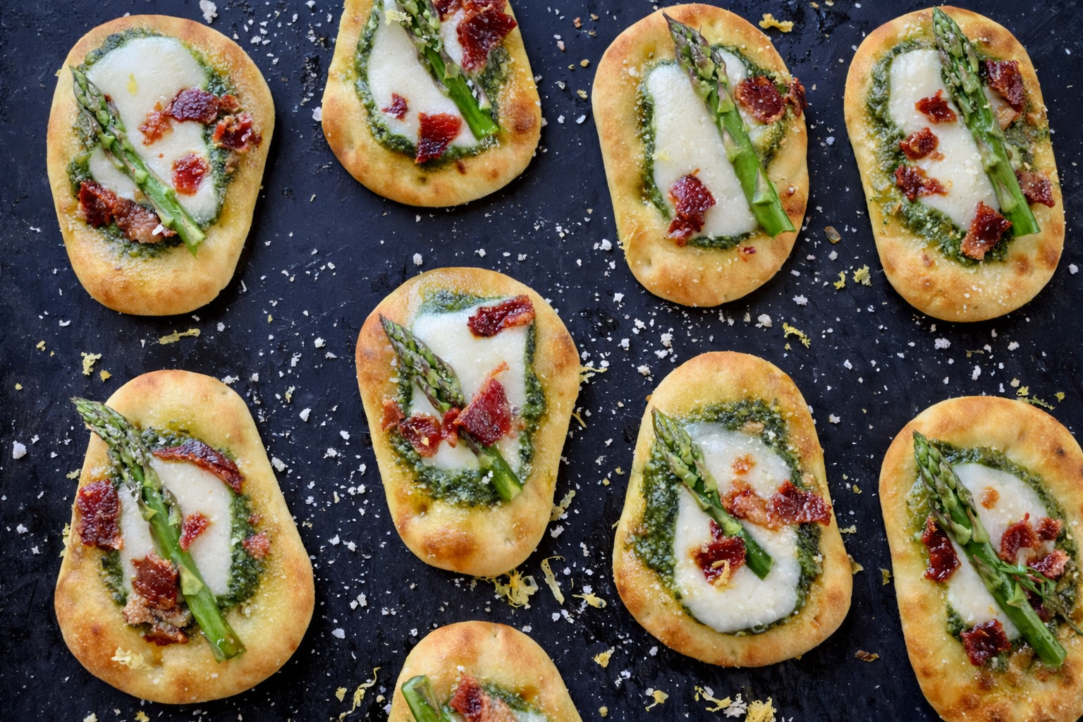 Pesto Bacon Naan Dippers