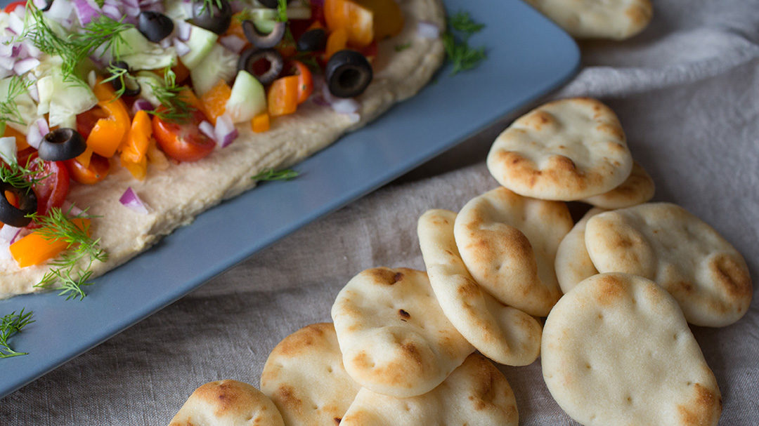 Mediterranean Hummus Dip with Naan Dippers®