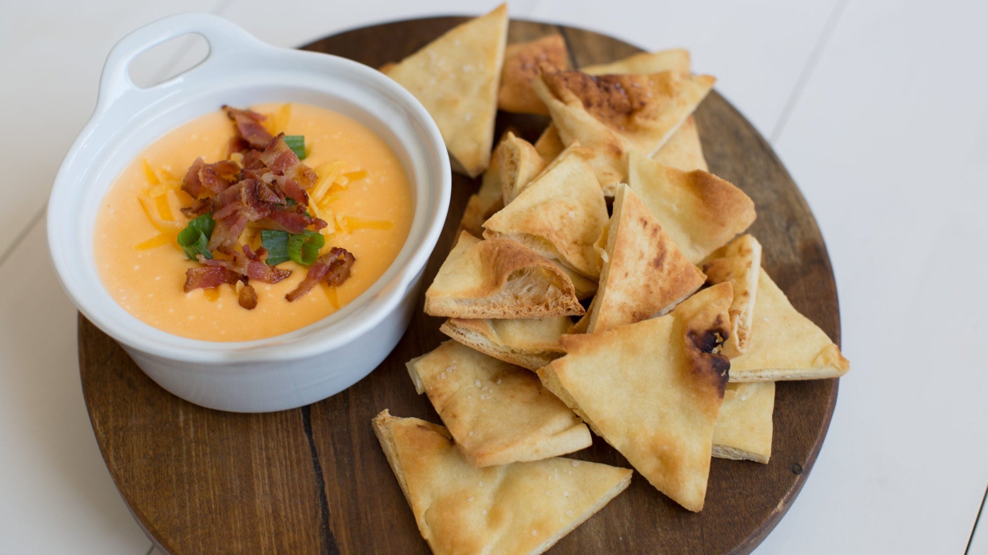 Beer Cheese Dip with Naan