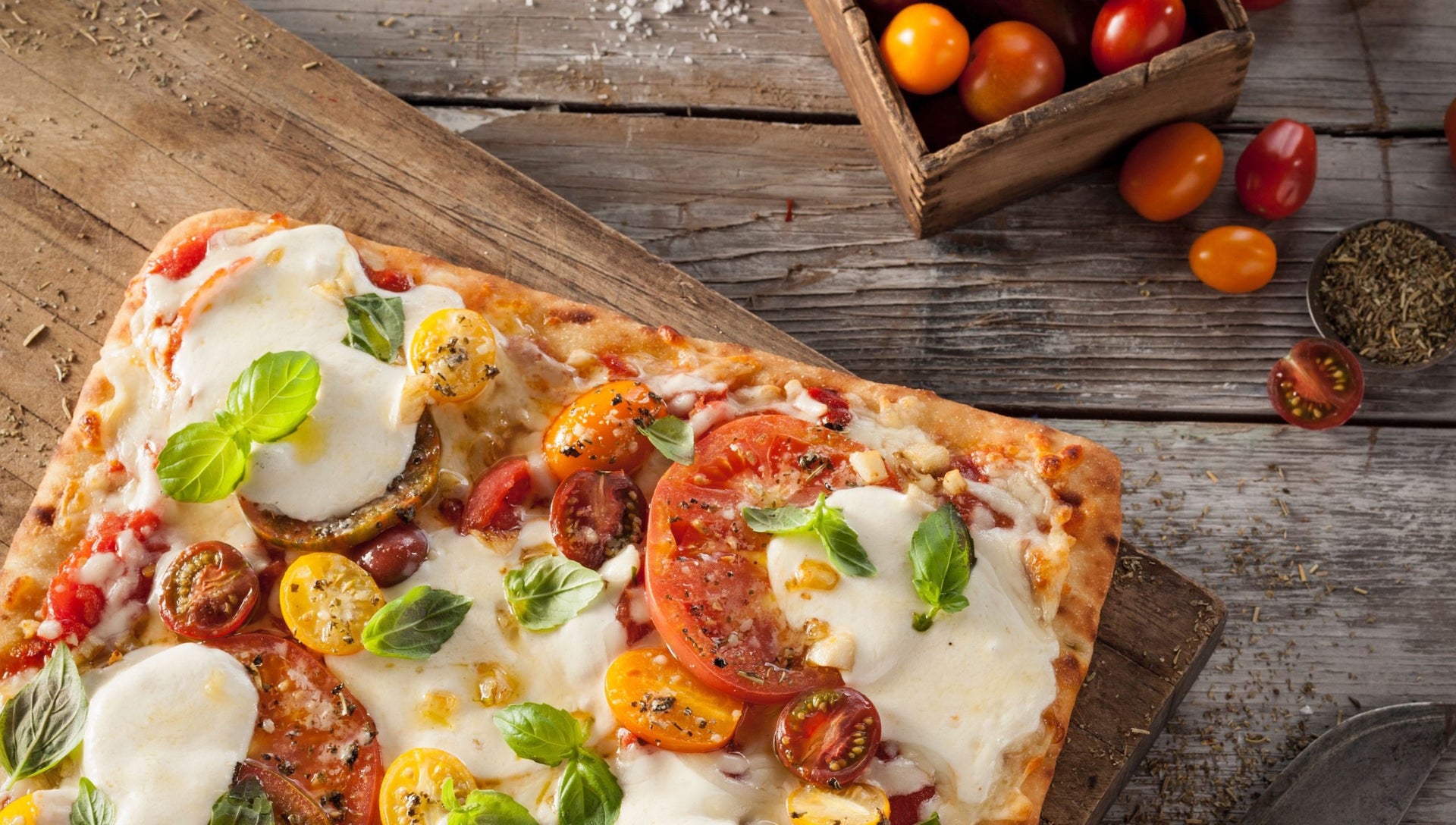 Summer Tomato and Mozzarella Pizza